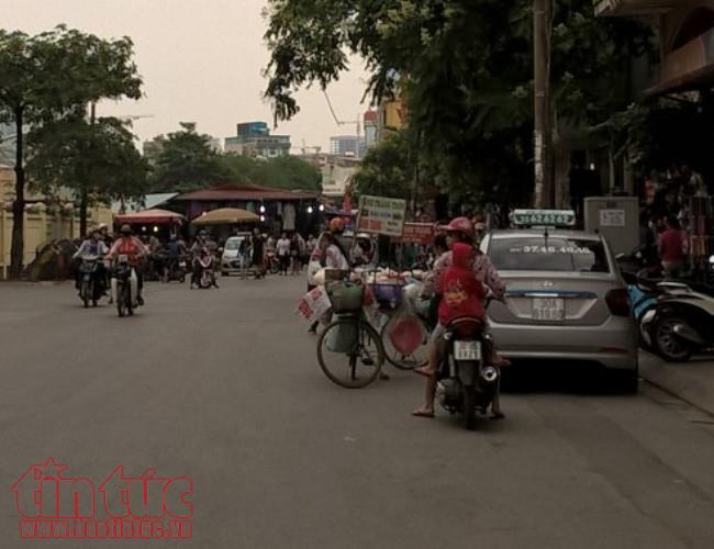 Vỉa hè Hà Nội: Thập thò tái lấn chiếm ảnh 11